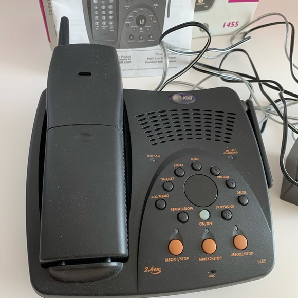 Vintage AT&T Cordless Phone With Answering Machine - Picture 4 of 5